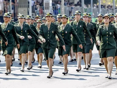 Alistamento militar feminino voluntário começa em 1º de janeiro; confira regras