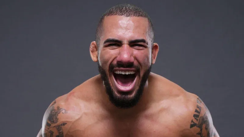 Vitor Petrino lamenta 1ª derrota no UFC, mas traça meta ambiciosa para 2025: "Chegar no top-5"