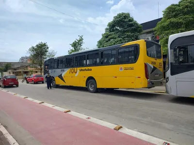 Operação da GCM apreende ônibus com irregularidades em Ubatuba