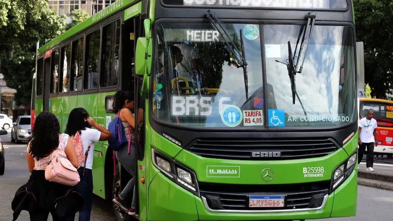 2.379 ônibus municipais do Rio vão receber sensores de temperatura