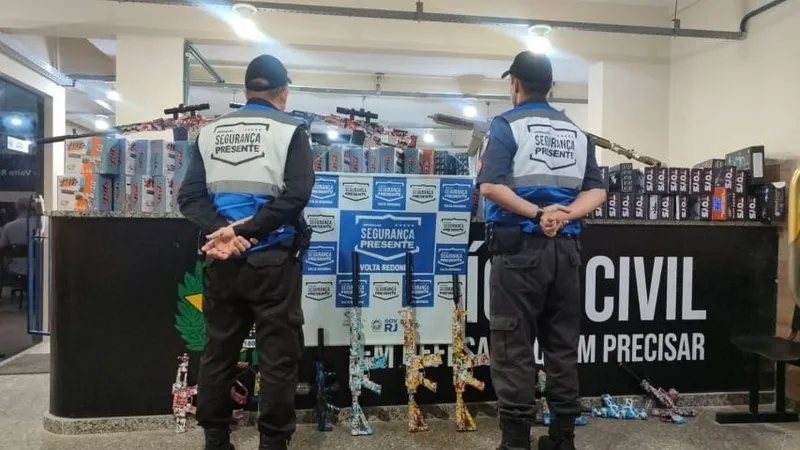 Agentes do Segurança Presente apreendem 106 armas de gel em Volta Redonda