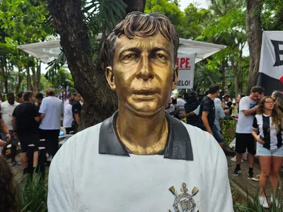 Augusto Melo exalta Neto em homenagem no Corinthians: "Obrigado pelo nosso 1º Brasileiro"