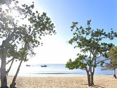 Homens são atingidos por um raio na praia