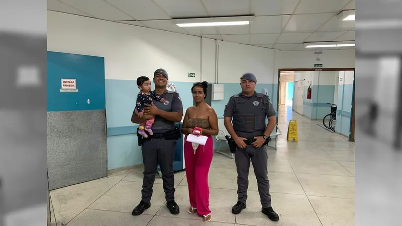 PMs socorrem criança de seis meses que estava engasgada em Sorocaba