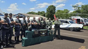 Avião é apreendido transportando 400 Kg de pasta base de cocaína em Penápolis