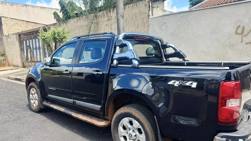 Polícia Civil recupera caminhonete furtada em São José do Rio Preto