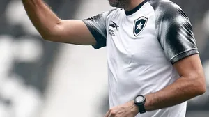 Após títulos no Botafogo, Arthur Jorge recebe propostas de clubes internacionais