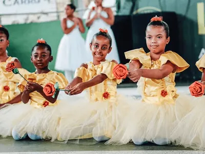 A escola de samba Imperatriz Leopoldinense lança projeto "Ballet da Rainha"