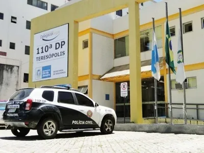 Lutador é preso após ser acusado de agredir um idoso, em Petrópolis