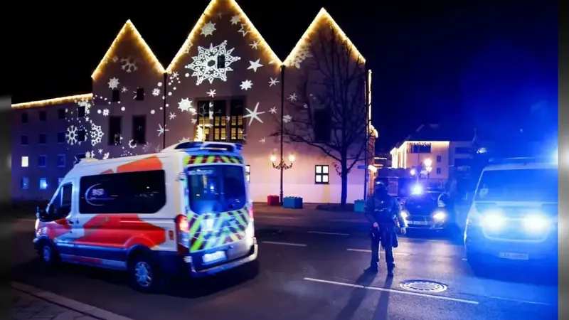 Motorista mata duas pessoas em feira de Natal na Alemanha