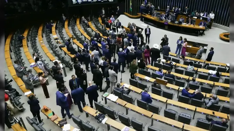 Pacote fiscal passa no Congresso; temas polêmicos avançam no Senado