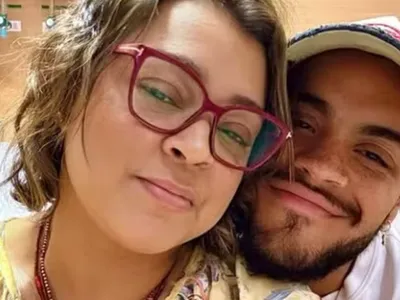 Filho de Preta Gil posta foto de mãos dadas com cantora após cirurgia: "Ela é uma guerreira"