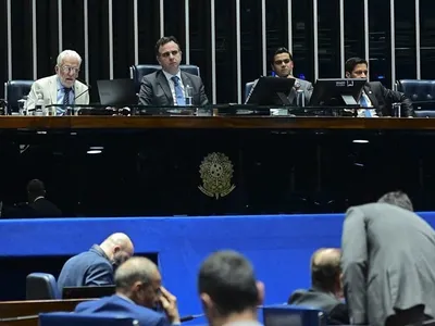 Senado aprova, em dois turnos, PEC do corte de gastos