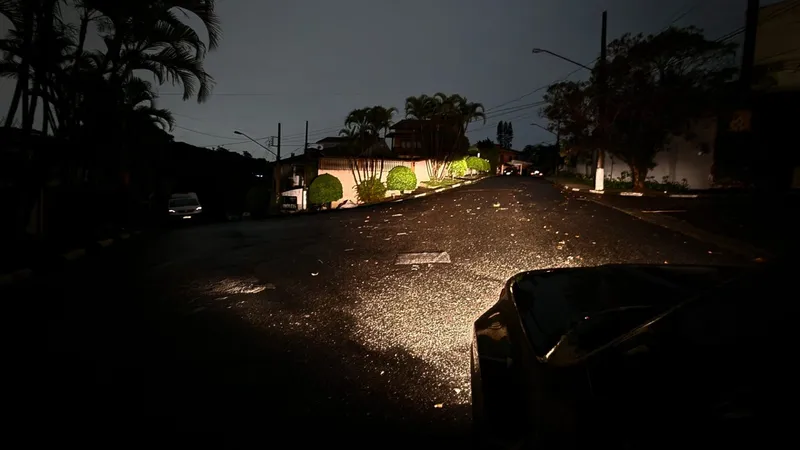 Temporal deixa 666 mil imóveis sem luz na região metropolitana de SP