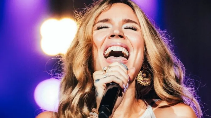 Saiba qual foi a reação de Joss Stone ao descobrir gravidez dias após adotar recém-nascido