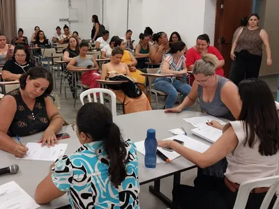 Secretaria de Educação renova contratos de mais de 460 professores