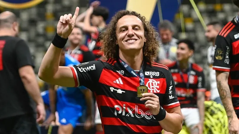 David Luiz se despede do Flamengo e lamenta não ter despedida "mais formal"