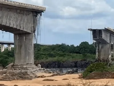 Carretas que caíram da ponte transportavam agrotóxicos e ácido sulfúrico