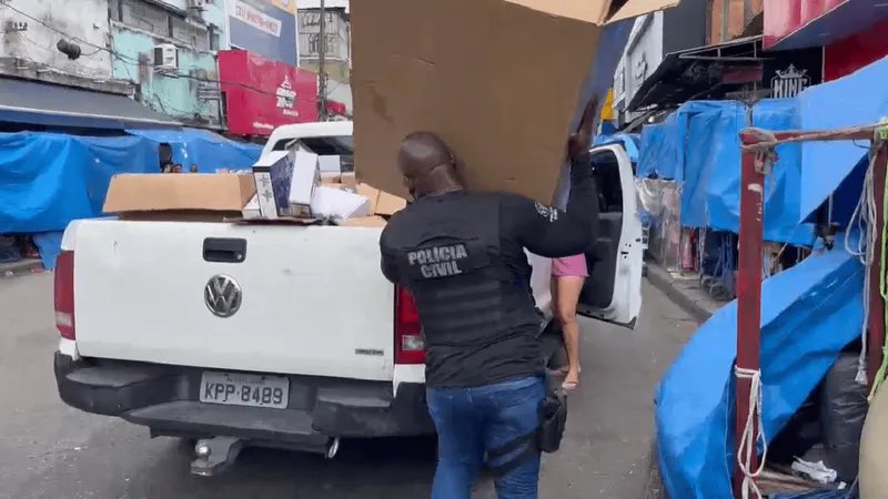 Milhares de armas de gel são apreendidas em Madureira; Polícia tenta identificar envolvidos