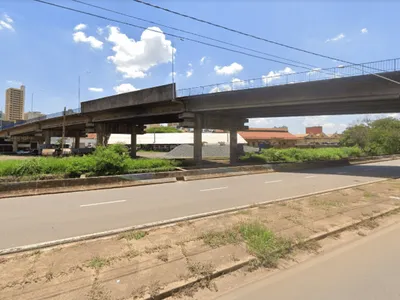 Viaduto Jânio Quadros, em Limeira, é interditado devido a buracos e rachaduras na estrutura