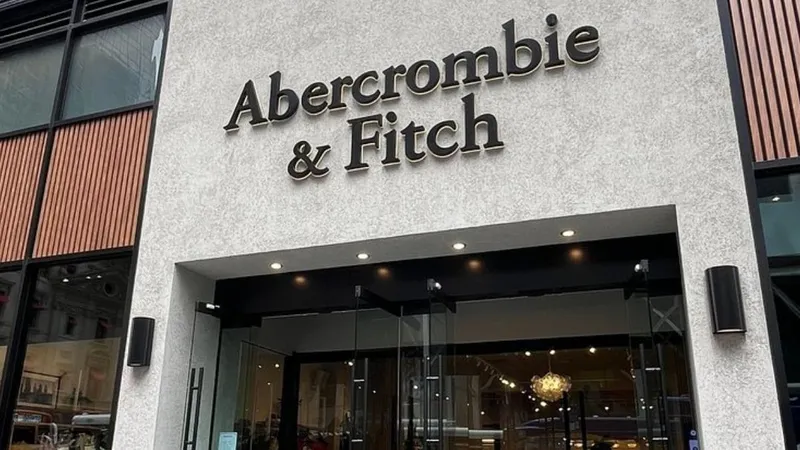 Ex-CEO da Abercrombie, que enfrenta denúncia de exploração sexual, deve alegar demência