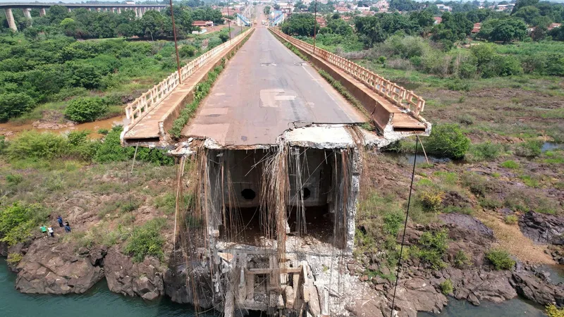 Sobe para oito o número de mortos em desabamento da ponte entre MA e TO, diz Marinha do Brasil