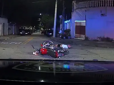 Motociclista sem capacete sofre acidente ao tentar fugir da GCM em São José dos Campos, veja