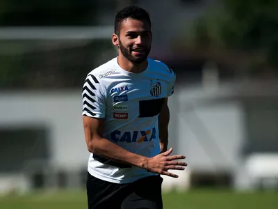 Santos perto de Thiago Maia e Cruzeiro de olho em Sergio Ramos: veja o mercado da bola