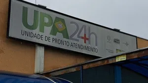 Pai e mãe que levaram bebê de 1 mês morto à UPA são presos suspeitos de matarem a filha