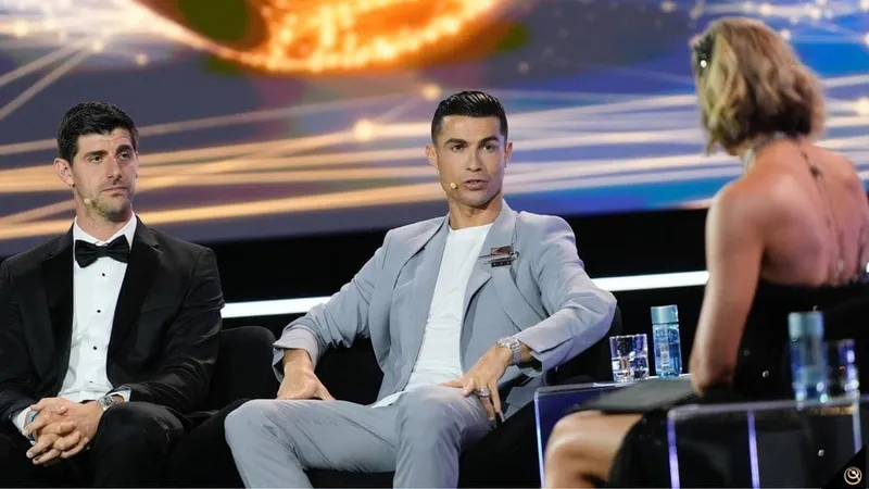 Cristiano Ronaldo diz que Vinícius Júnior merecia vencer Bola de Ouro