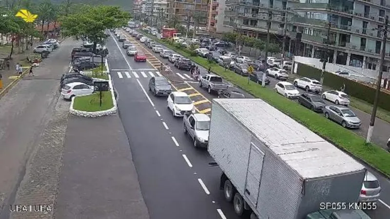 Fim de ano movimentado: rodovias para o litoral de SP têm trânsito intenso nesta sexta-feira