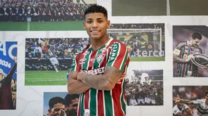 Fluminense anuncia contratação do volante Hércules, que assina contrato até o fim de 2029