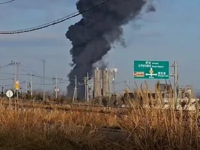 Avião sai da pista e bate em aeroporto na Coreia do Sul; há 28 mortos, diz agência