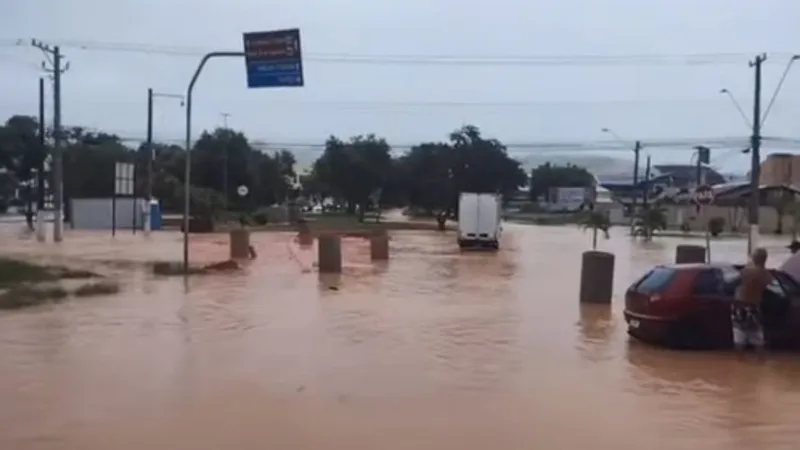 Fortes chuvas causam alagamentos e danos em Guaratinguetá