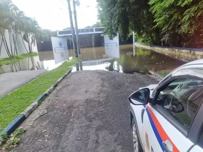 Estádio sede da Copinha é inundado no interior de SP