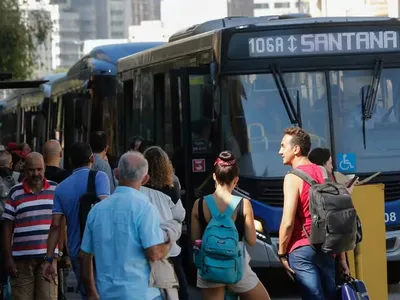 SP: Ônibus com mais de 10 anos poderão circular até o fim de 2025