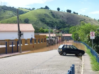 Chuvas: família fica desalojada após alagamentos em São Luiz do Paraitinga