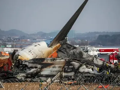 Avião que explodiu na Coreia do Sul pode ter colidido com pássaro, apontam autoridades