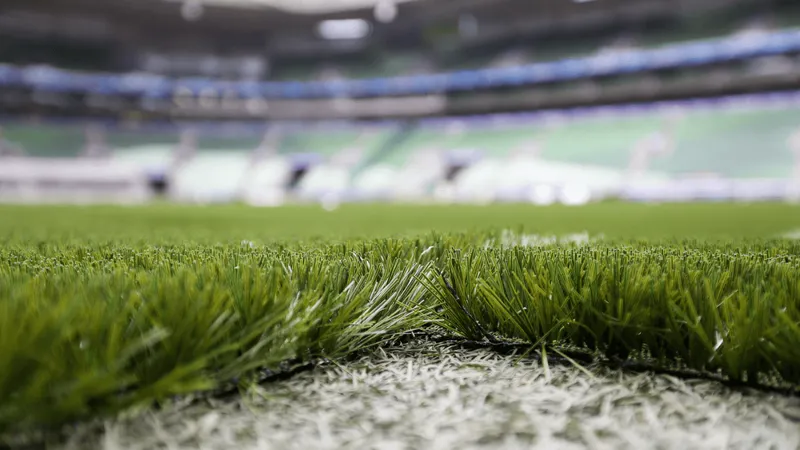 Bandidos roubam mais de R$ 1 milhão em grama sintética de fornecedora do estádio do Palmeiras