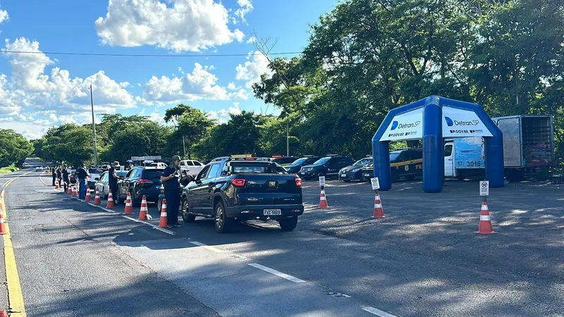 Operação Rodovida: PRF e Detran fazem ação “Direção Segura”