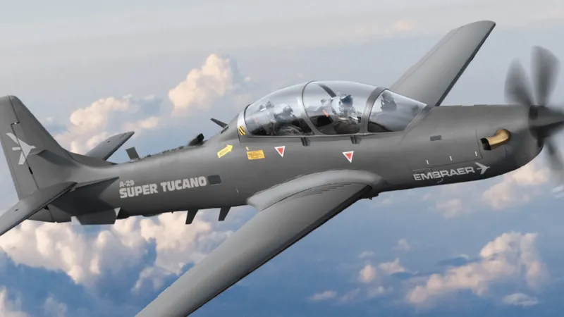 Embraer anuncia venda de quatro aeronaves A-29 Super Tucano para cliente da África