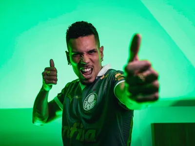 Palmeiras anuncia a contratação do atacante Paulinho até 2029