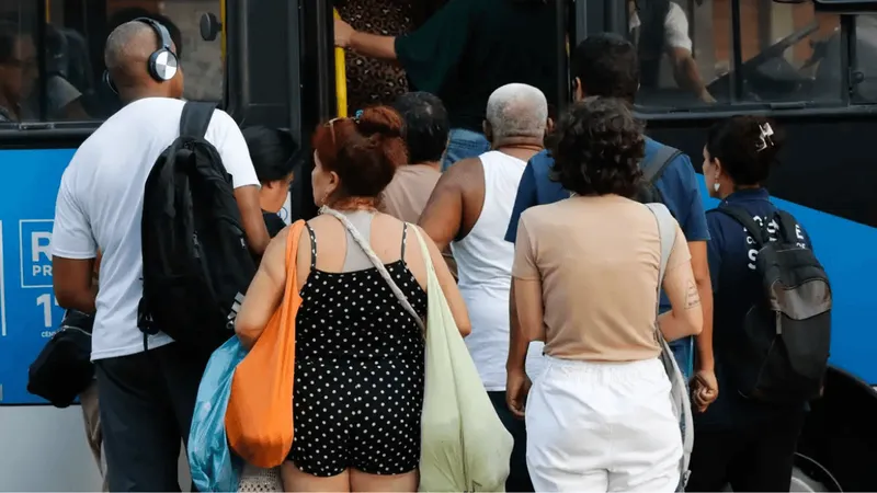 Passagens de ônibus aumentam em 7 capitais em 2025; veja quais