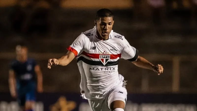 São Paulo vence na estreia e Internacional sofre a primeira zebra da Copinha