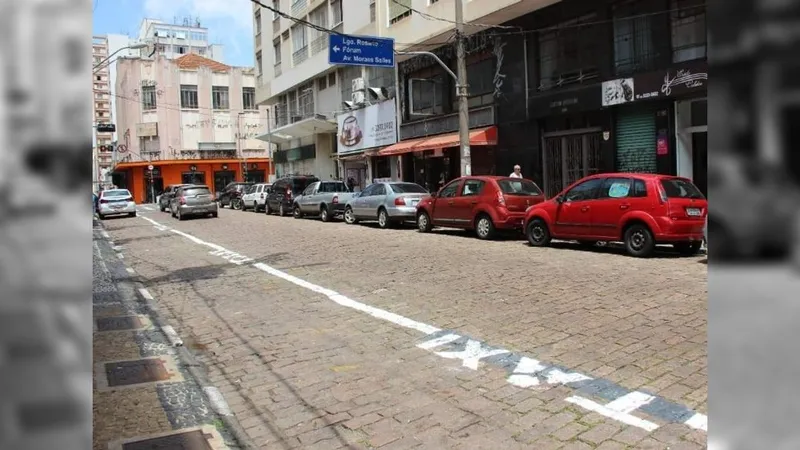 Zona Azul na rua Bernardino de Campos, em Campinas, começa a funcionar na segunda-feira