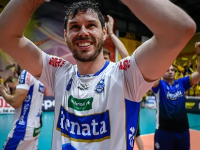 Levantador Bruninho celebra retorno ao Brasil pelo Vôlei Renata, de Campinas