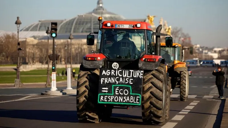 Agricultores franceses protestam e ameaçam bloquear rodovias e entradas de Paris