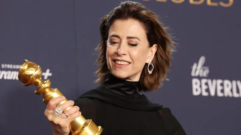 Fernanda Torres leva Globo de Ouro por atuação em Ainda Estou Aqui