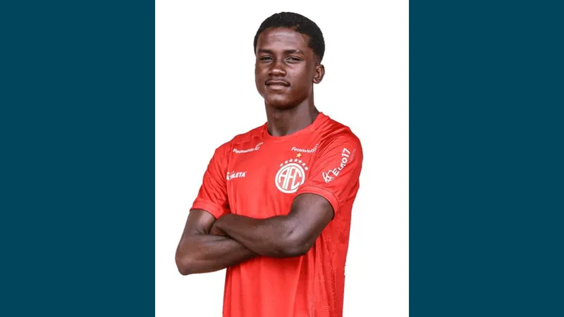 Jogador do América sofre racismo de adversário do Itapirense durante jogo da Copinha