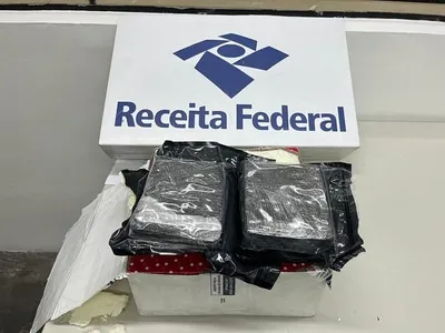 Encomenda com mais de 2 kg de haxixe é apreendida pela Receita Federal